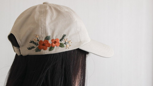 GUの帽子に刺しゅう