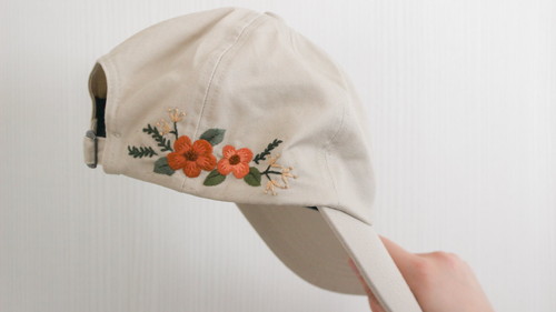 GUの帽子に刺しゅう