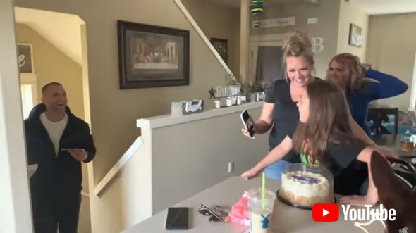 「Daughter Gets Surprise Reunion with Dad || ViralHog」