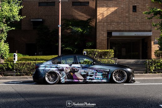 ホロライブ 痛車 holoX ラプラス・ダークネス YMD