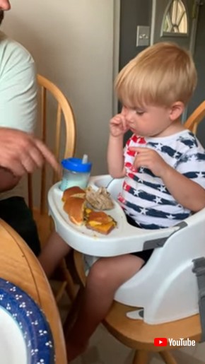 「Toddler Asks Parents Not To Tell Him What To Do-1332489」