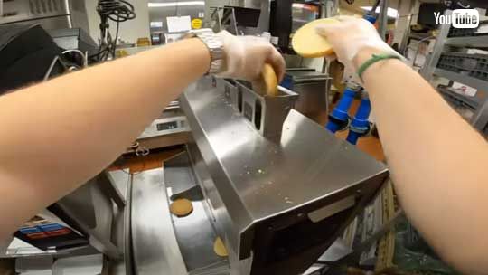 マクドナルド 店員 視点 動画 YouTube マック お昼時 ランチ ラッシュ