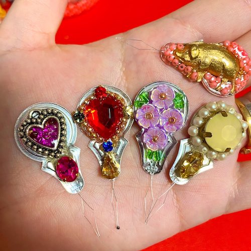 デコレーションした糸通し