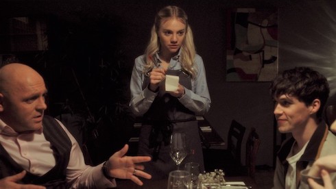 悪循環に陥った労働環境と人間関係がギチギチに詰まったワンカット90分の映画「ボイリング・ポイント 沸騰」レビュー