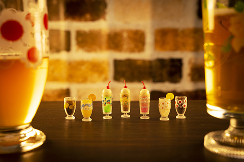 昭和レトロなグラスブランド「アデリアレトロ」がミニチュアに　グラスやボンボン入れがかわいい