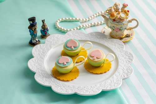 ヒルトン東京 夏 ランチ スイーツ ビュッフェ アリスのペパーミント気分なお茶会 不思議の国のアリス