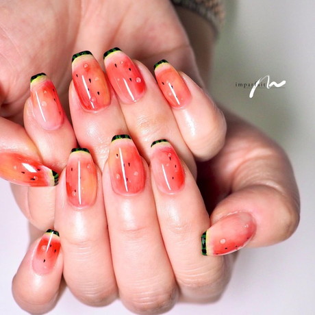 スイカネイル正面