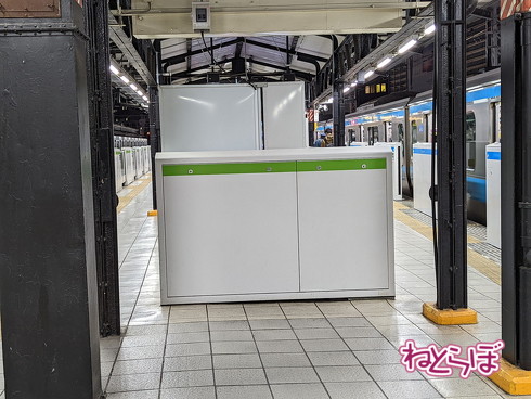 有楽町駅のホームドア設備の一部