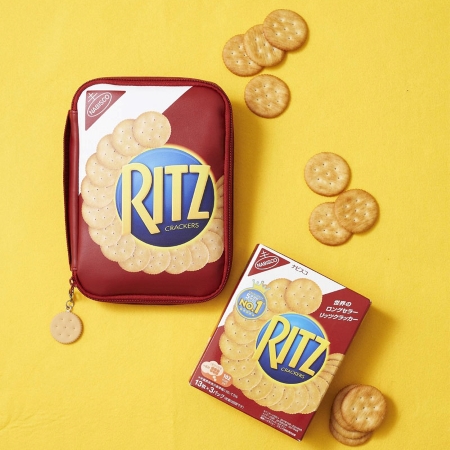 RITZ CRACKERS マルチポーチBOOKの画像
