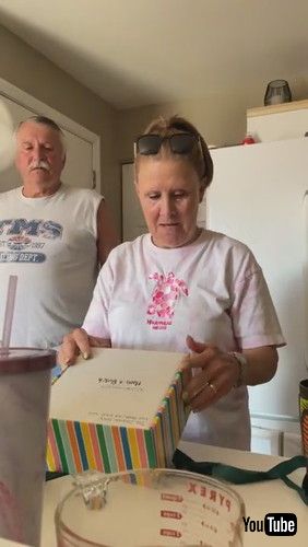 「Pregnancy Reveal to Parents || ViralHog」