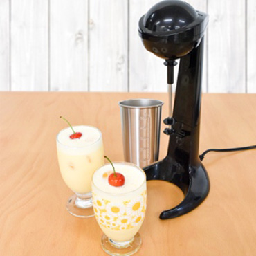 サンコーから“あの頃の味がスグつくれる”シェイクメーカー　卵黄と牛乳と砂糖だけで作れる「ミルクセーキメーカー」を発売