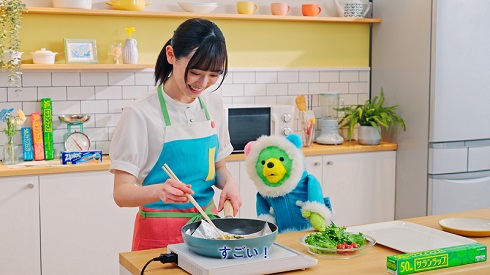 冷凍貯金クッキングに挑戦した福原遥と「れいちょクマ」