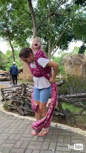 「Mom Uses Woven Wrap to Carry Baby || ViralHog」