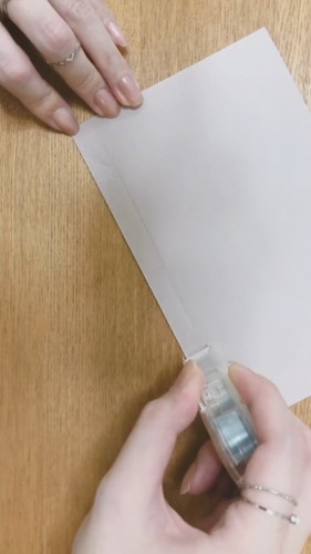 画用紙でラッピング