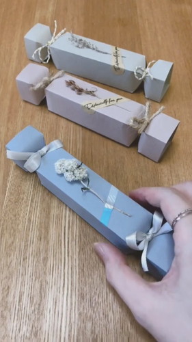 画用紙でラッピング