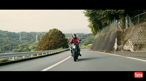 絶景を目指して山道を走る