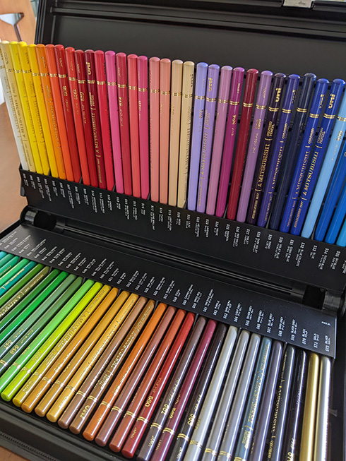 リサイクルショップで色鉛筆の掘り出し物　未使用が定価の10分の1くらいの価格で発見され話題に