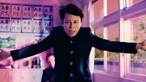 「東方アルカディアレコード」のCMで博麗霊夢のコスプレをした西川貴教