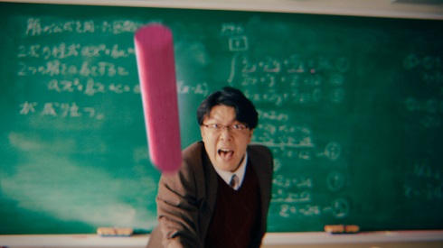 「東方アルカディアレコード」のCMで博麗霊夢のコスプレをした西川貴教