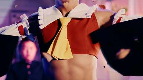 「東方アルカディアレコード」のCMで博麗霊夢のコスプレをした西川貴教