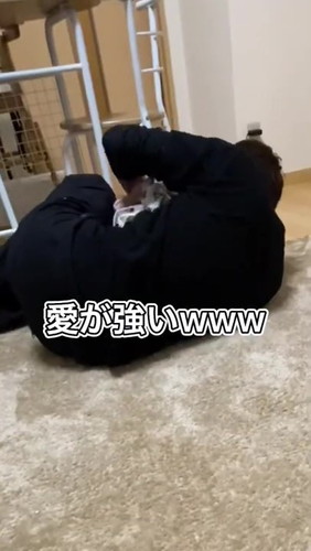 「娘が寝てると思って帰宅したパパの反応#shorts」