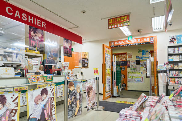 現在のとらのあな池袋店　内観