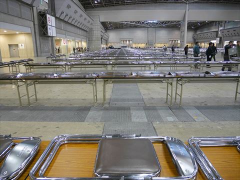 パイプ椅子 コミケ