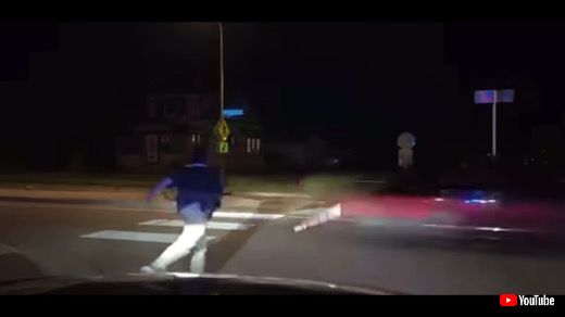海外 事故 ダッジ チャージャー 盗難