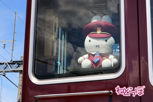 阪急電車のコラボ装飾列車「ミッフィー号」