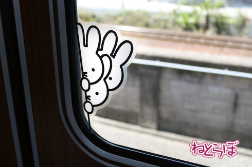 阪急電車のコラボ装飾列車「ミッフィー号」