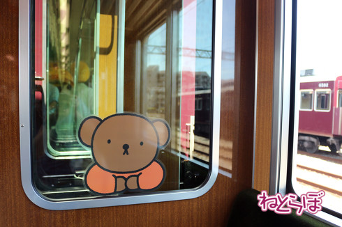 阪急電車のコラボ装飾列車「ミッフィー号」