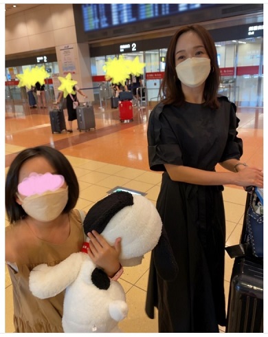 花田虎上の妻・倉実と娘の2ショット