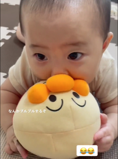 新しいおもちゃを2日で飽きちゃう赤ちゃん