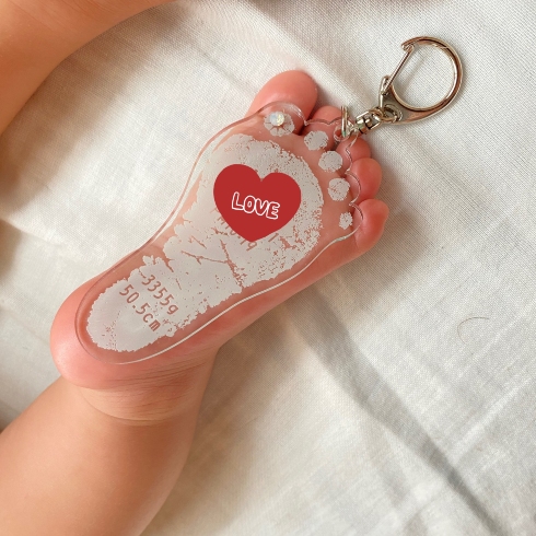 手形足形のキーホルダー