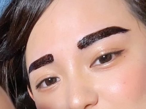 眉毛ティント