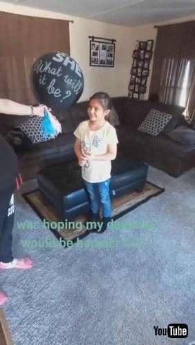 「Daughter is Disappointed with Gender of New Baby || ViralHog」