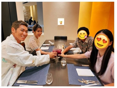 レイザーラモンHGと住谷杏奈と子どもたち