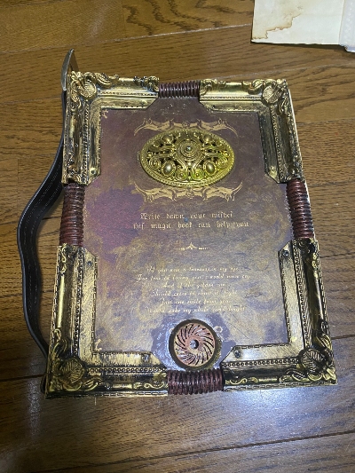 蓄光テープで書いた魔導書