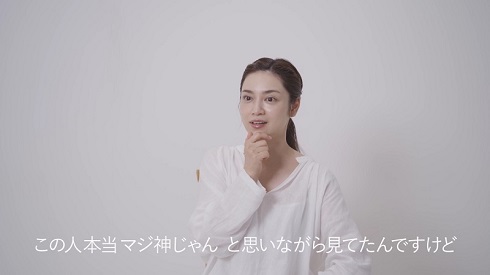 インタビューを受ける平愛梨