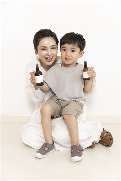 CMに出演した平愛梨と長男