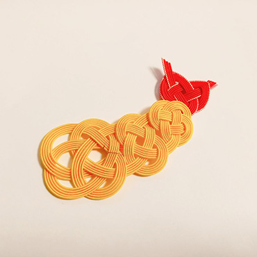 水引で伊勢エビを作ろうとしたのにかわいいエビフライが完成　「栞にしたい」「この水引でご祝儀あげたい」と話題に