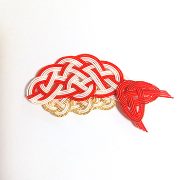 水引で伊勢エビを作ろうとしたのにかわいいエビフライが完成　「栞にしたい」「この水引でご祝儀あげたい」と話題に