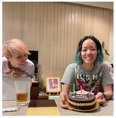 研ナオコと娘・ひとみの親子ショット