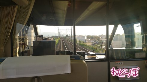 東海道本線に入った大阪ひだの車窓。複線区間をビュンビュン走る