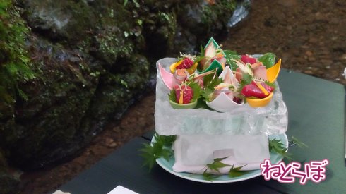 お造りの器が氷の彫刻なんて初めて見ました