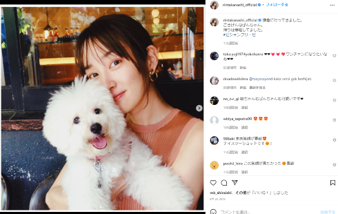 ビションフリーゼの愛犬と高梨臨