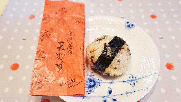 小淵沢の駅弁「通販用　そば屋の天むす」