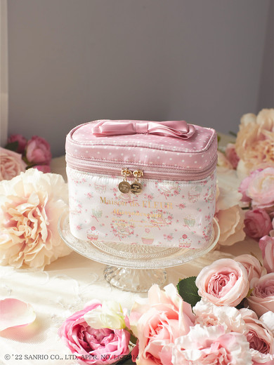 スクエアポーチ