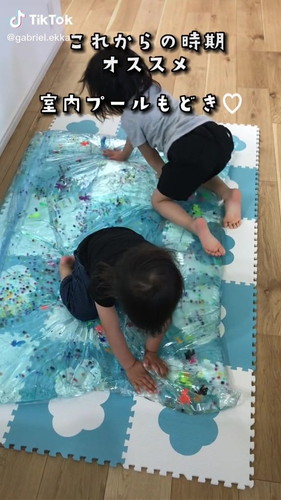 ヒヤッと気持ちいいプール