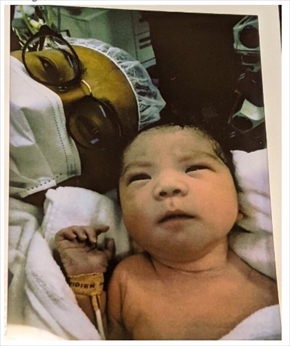 娘を出産した白鳥久美子